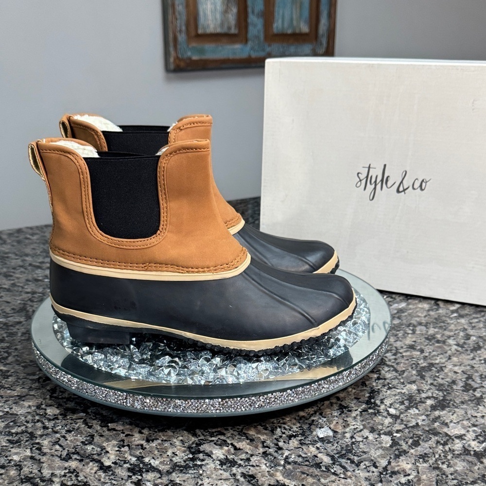 Style & Co. Brown Ankle duck Boots NWT 8